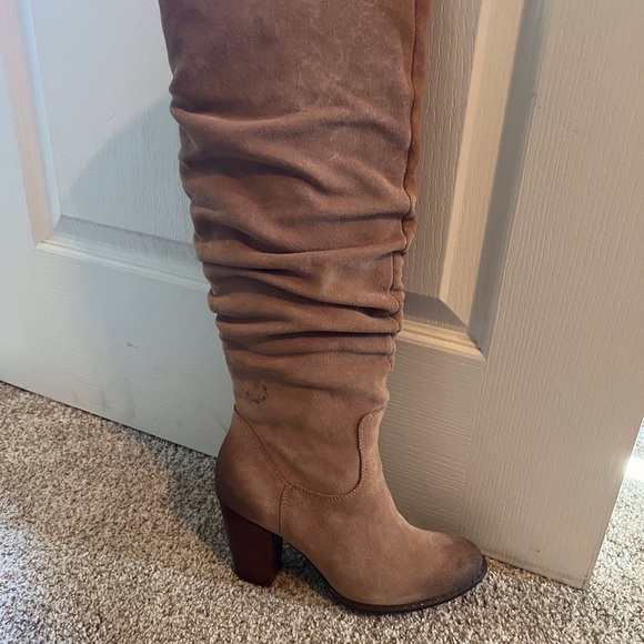 Boots - Tan Suede Splendid boots. Size 7 1/2. Like New. True to size. - Picture 2 of 16